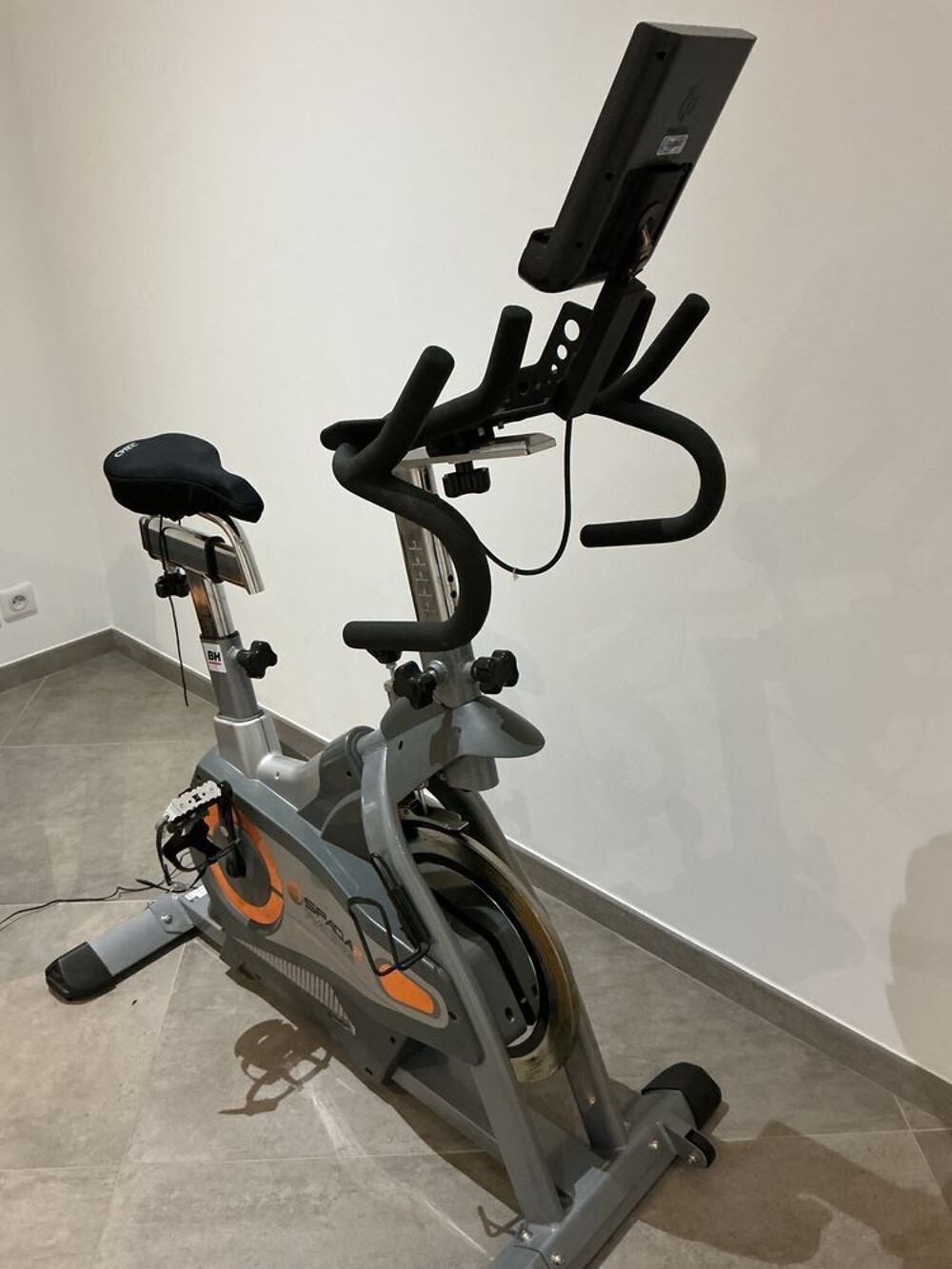 V&eacute;lo d'appartement connect&eacute; Vélos
