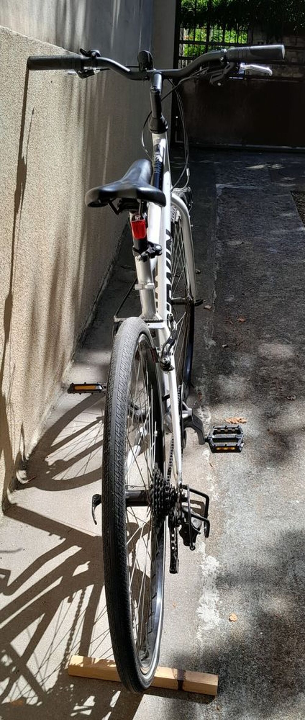 Decathlon Btwin tout chemin Tr&egrave;s bon &eacute;tat Homme
Vélos