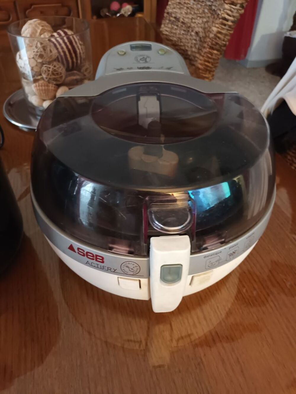 petit airfrayer pour 1 ou 2 personnes et friteuse seb . Electroménager