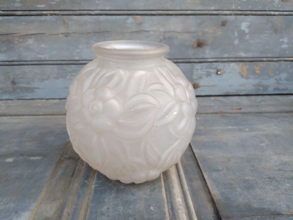 Vase Boule Art D&eacute;co Verre Press&eacute; Moul&eacute; D&eacute;cor Fleurs 
Décoration