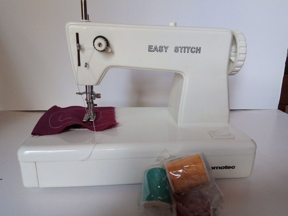 MINI MACHINE A COUDRE Bricolage