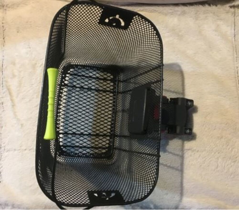 Panier v&eacute;lo tr&egrave;s bon &eacute;tat, BTWIN D&eacute;cathlon Vélos