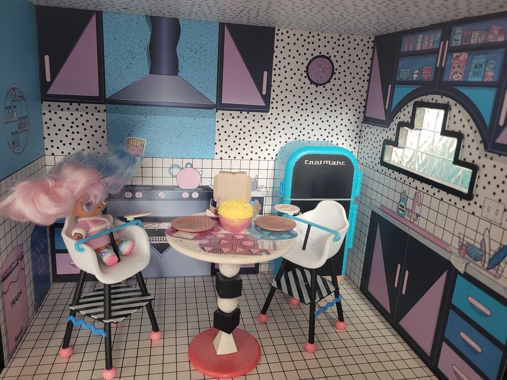 Grande maison Poup&eacute;e LOL+ 14 figurines Jeux / jouets