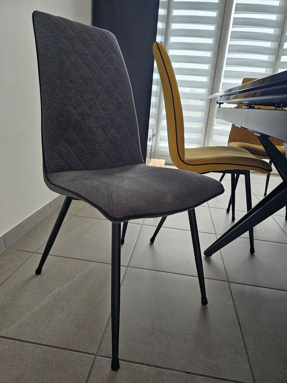 Table c&eacute;ramique + 6 chaises Meubles
