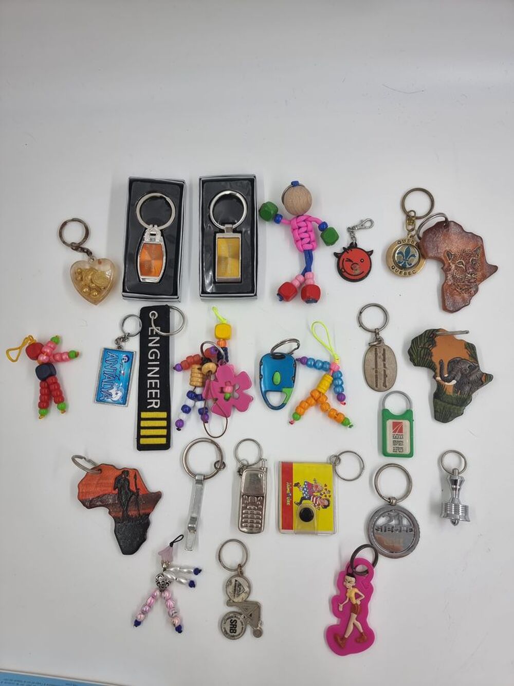 Lot de 26 porte-cl&eacute;s 