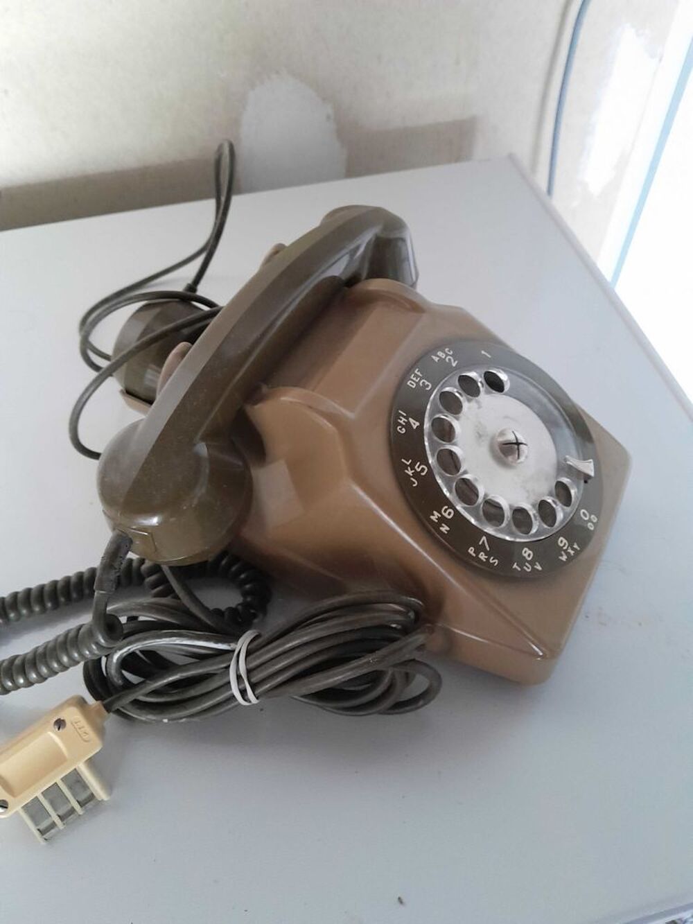 t&eacute;l&eacute;phone encien 
