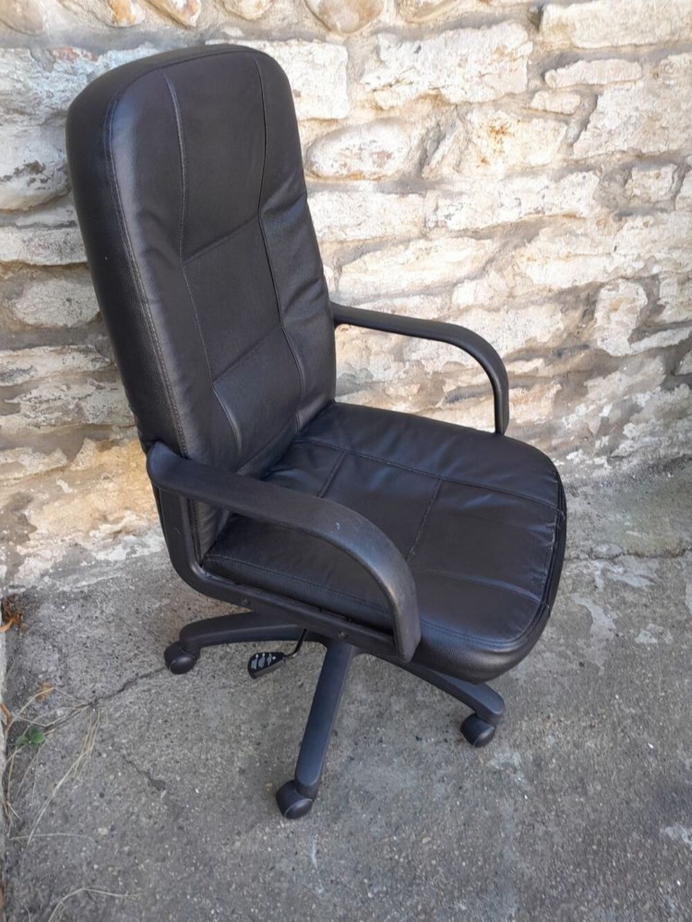 fauteuil de bureau et d'informatique. Matériel informatique