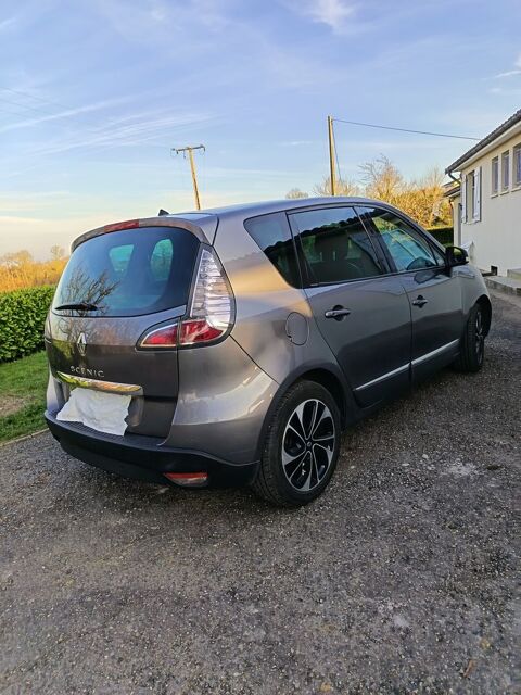 Renault Grand Sc&eacute;nic III Sc&eacute;nic lll bose 2015 occasion Montaut-les-Cr&eacute;neaux 32810