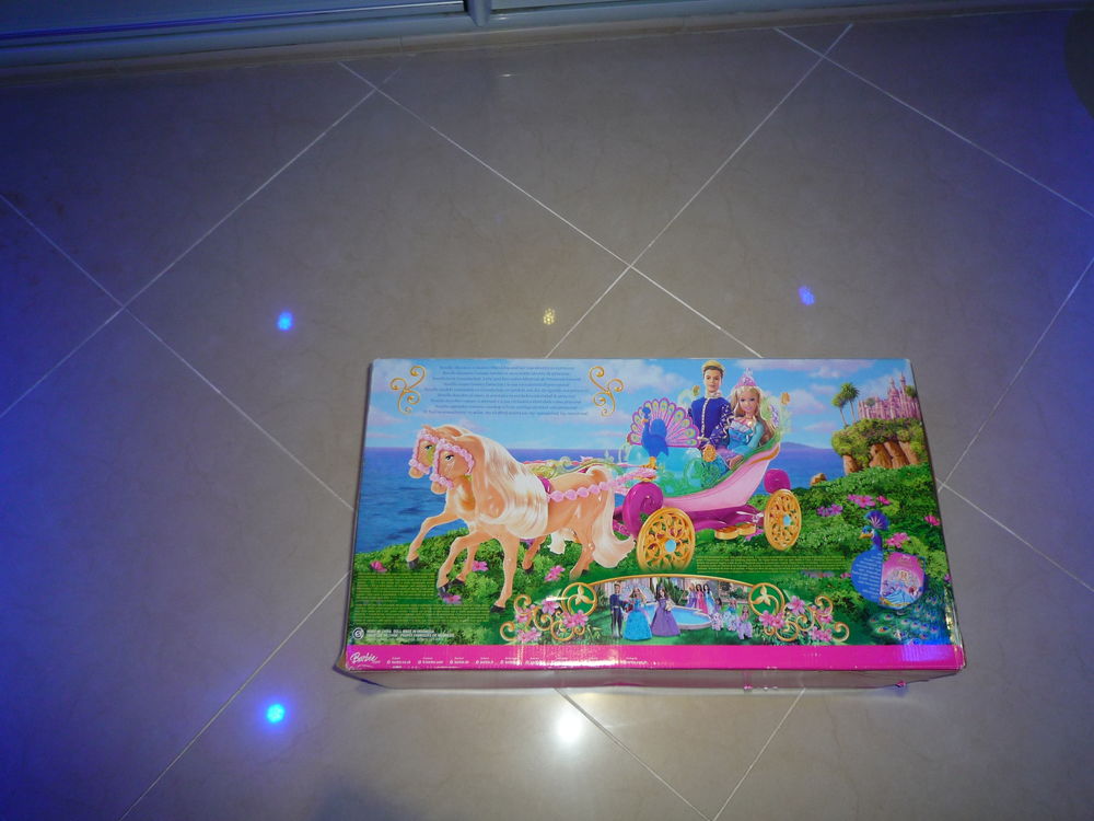 GRAND CARROSSE BARBIE DES ILES NEUF Jeux / jouets