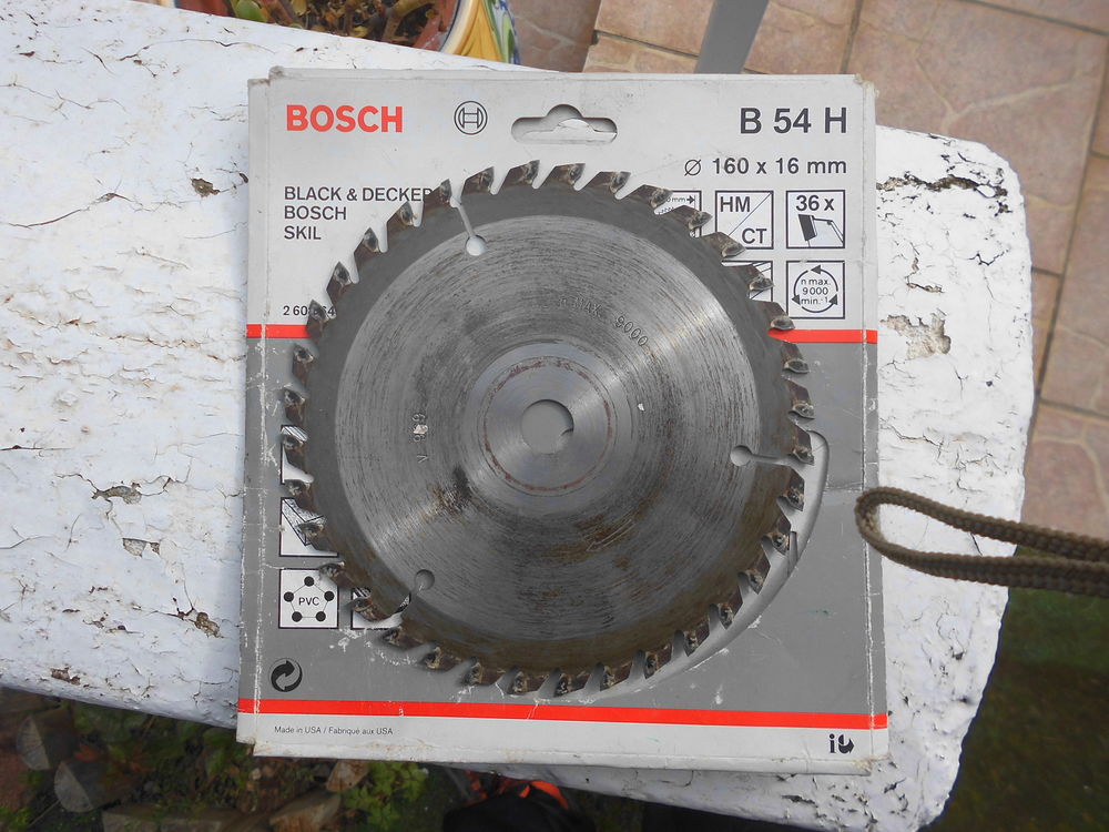 lame de scie circulaire de la marque BOSH 
Bricolage