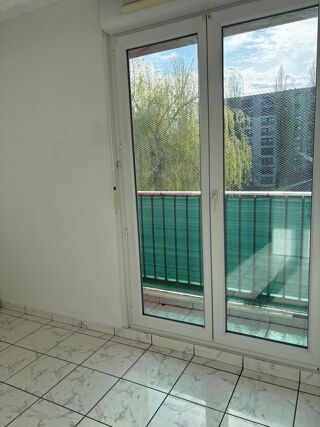  Appartement � louer 4 pi�ces 80 m�