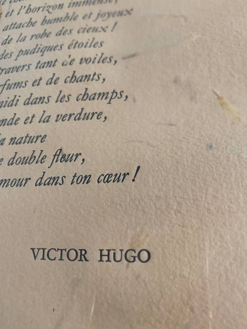 Po&ecirc;me Victor Hugo imprim&eacute; Moulin Richard de Bas Photos/Video/TV