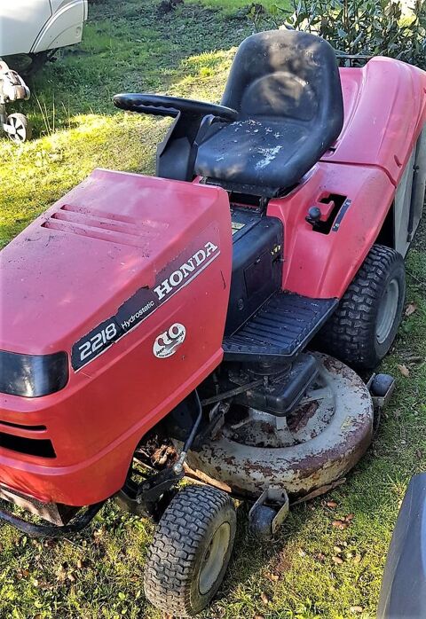 Pices de tracteur tondeuse autoporte Honda 18 cv 15 Sarpourenx (64)