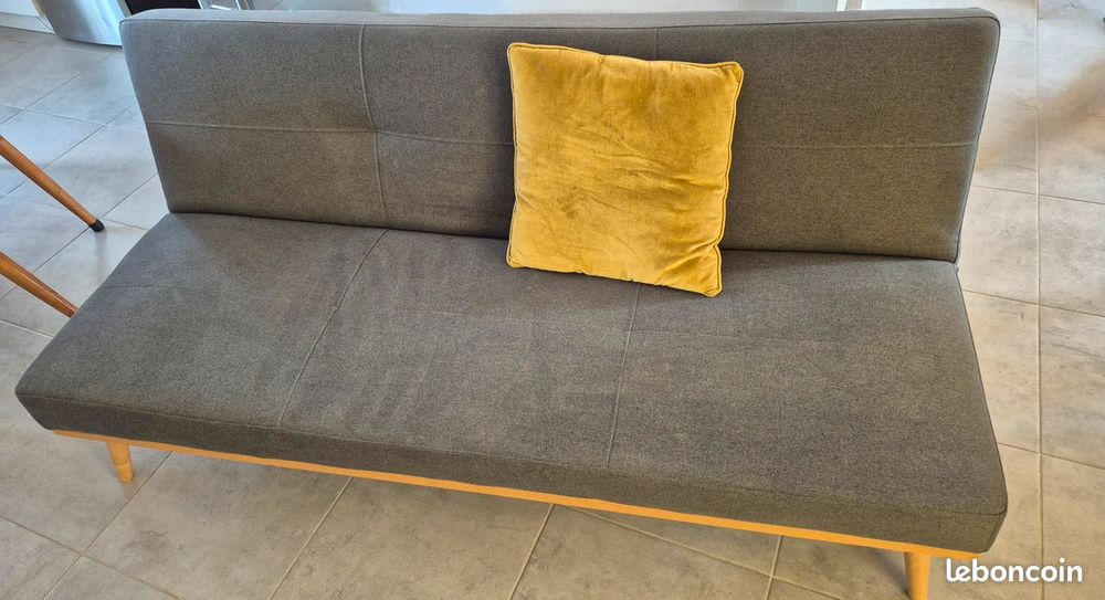 Canap&eacute; convertible couchage occasionnel ferme
Meubles