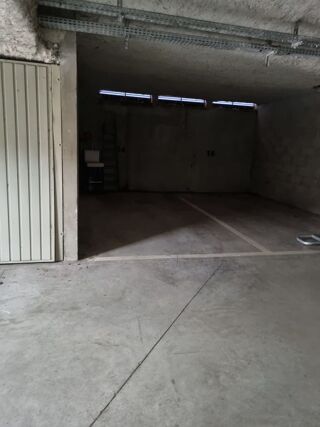  Parking / Garage � louer 20 m�