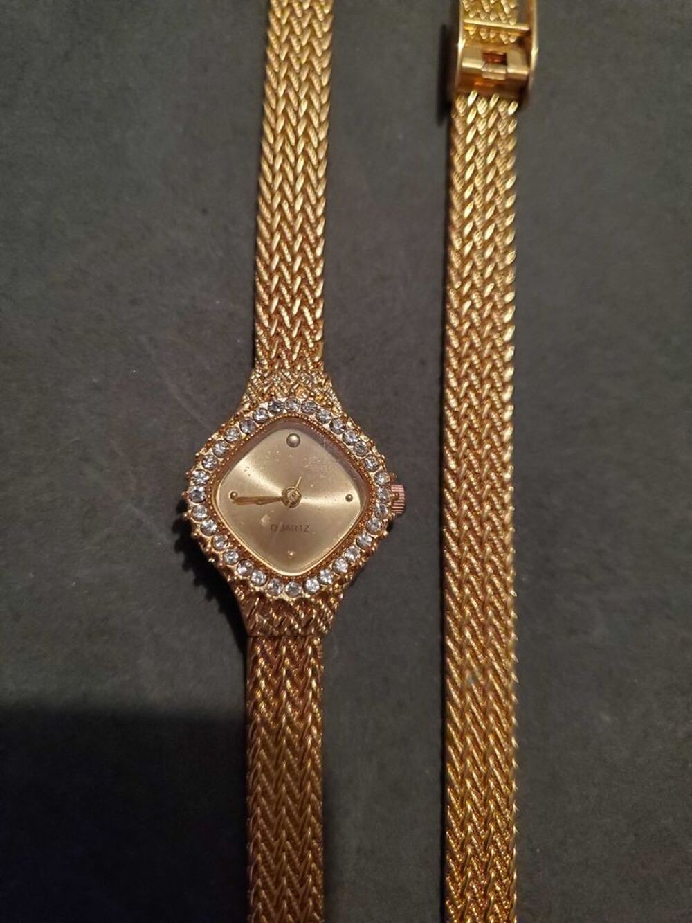 montre dor&eacute;e + bracelet vintage Bijoux et montres