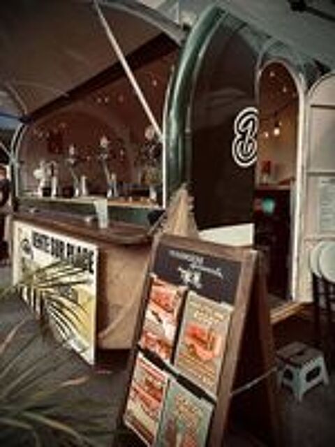   Remorque beer truck/ brasserie bar ambulant.  