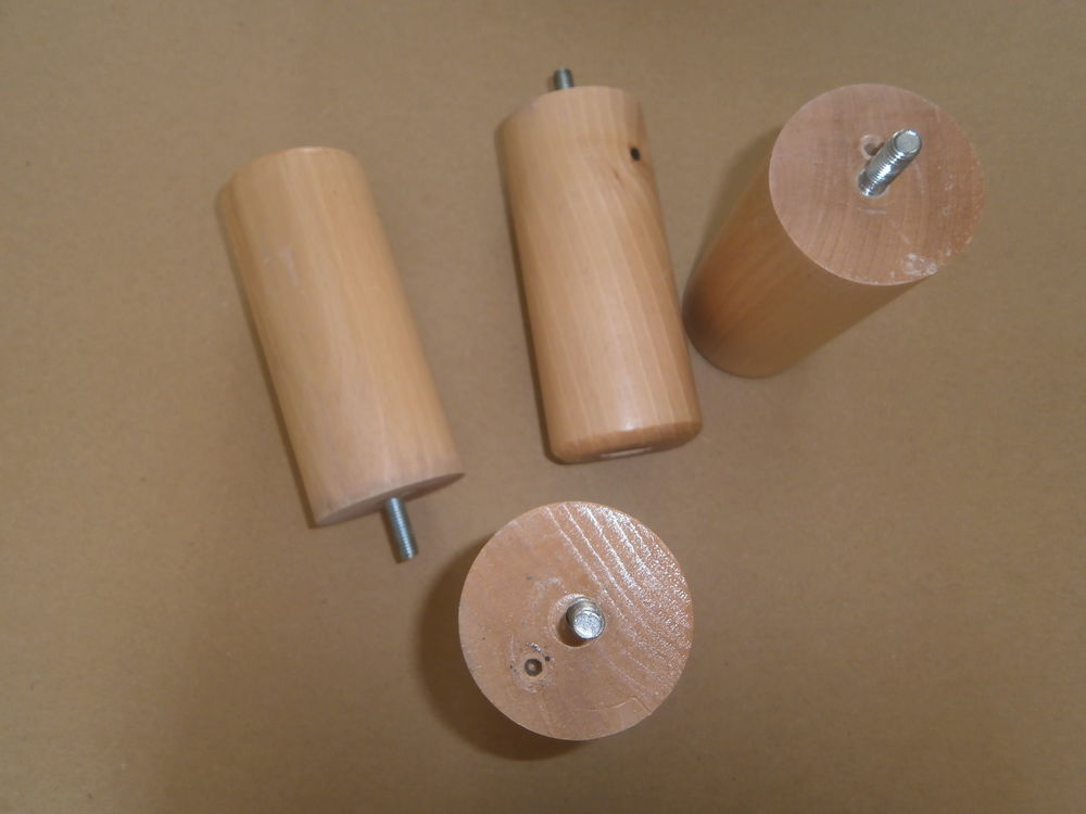 4 pieds de lit en bois Meubles