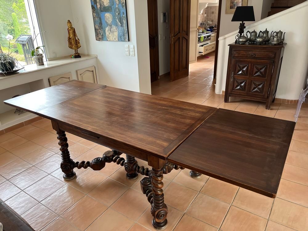 Table ancienne style Louis 13. Meubles