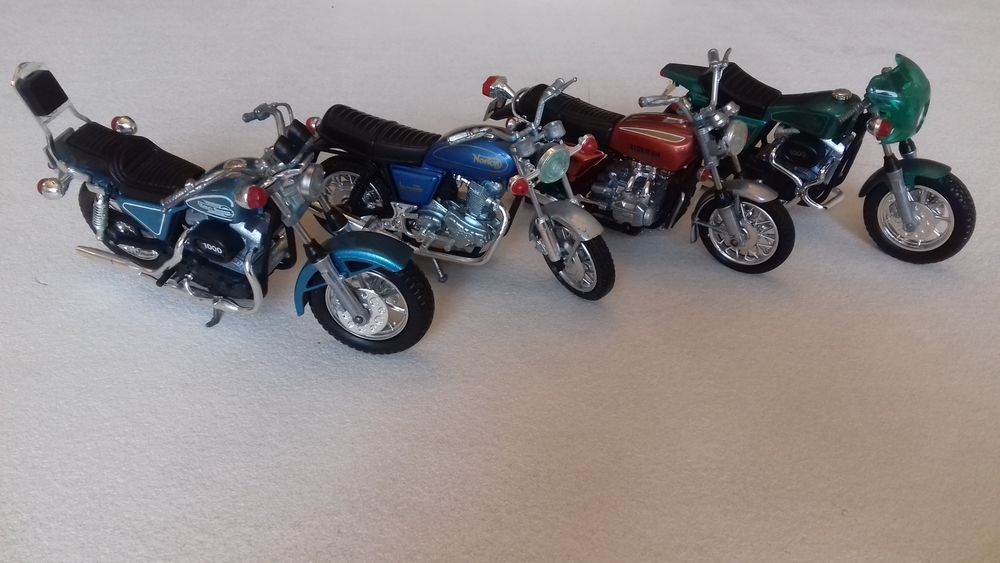 Polystil 4motos au 1/15 Jeux / jouets