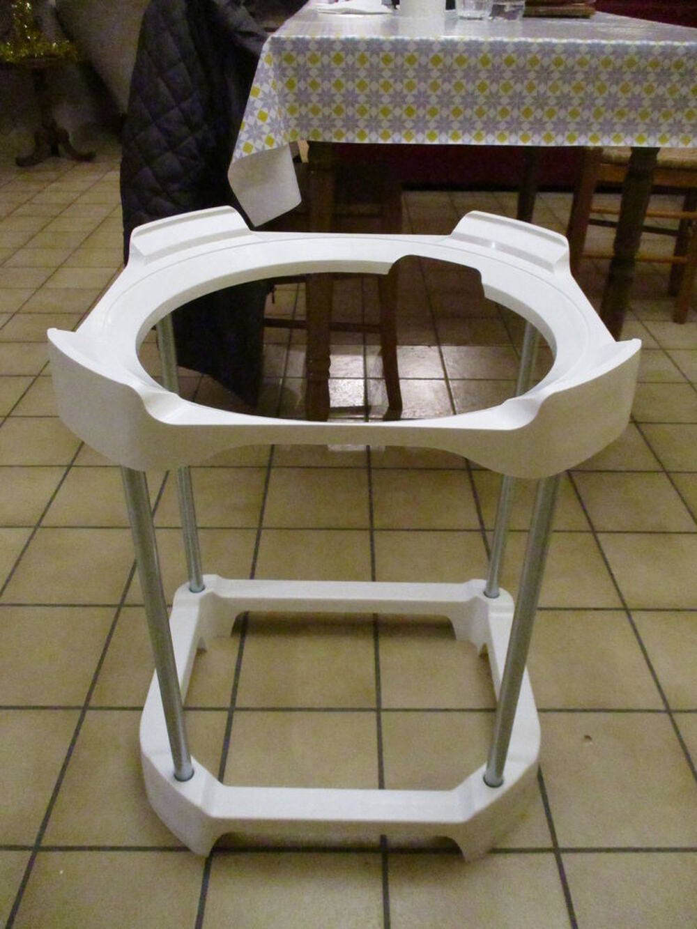 Tr&eacute;pied universel pour chauffe-eau NEUF r&eacute;f : 900353 Bricolage