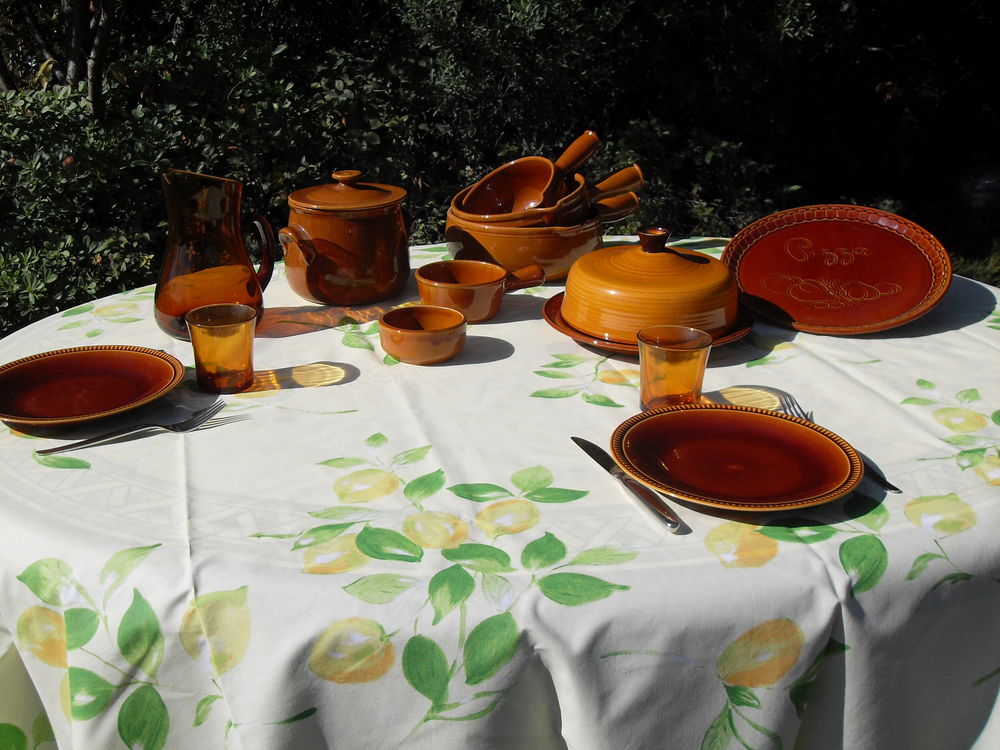 Vaisselle style proven&ccedil;al Cuisine