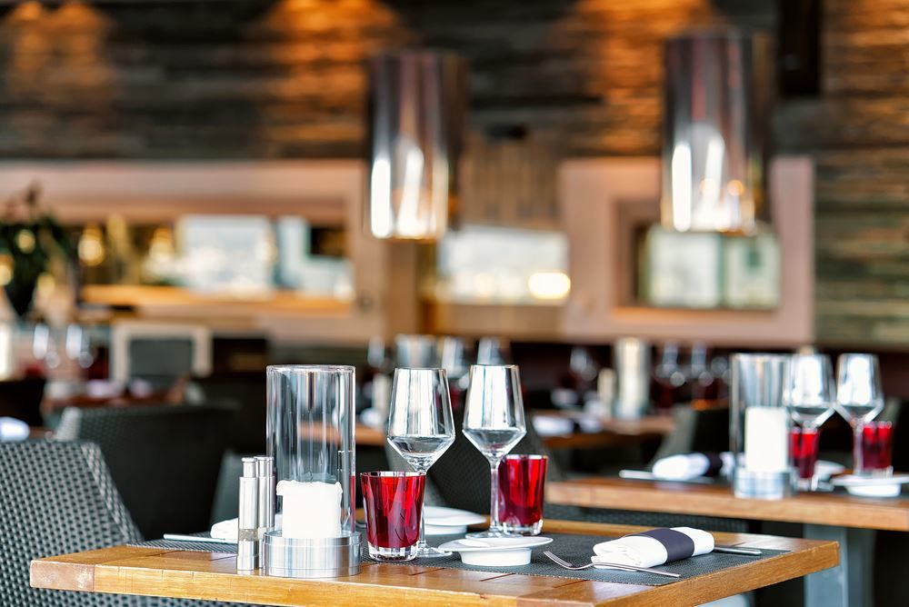   RESTAURANT BRASSERIE HAUT DE GAMME A VENDRE SUR NIMES 