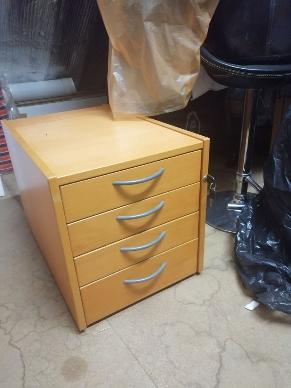 CAISSON BUREAU BOIS A CLEF Meubles