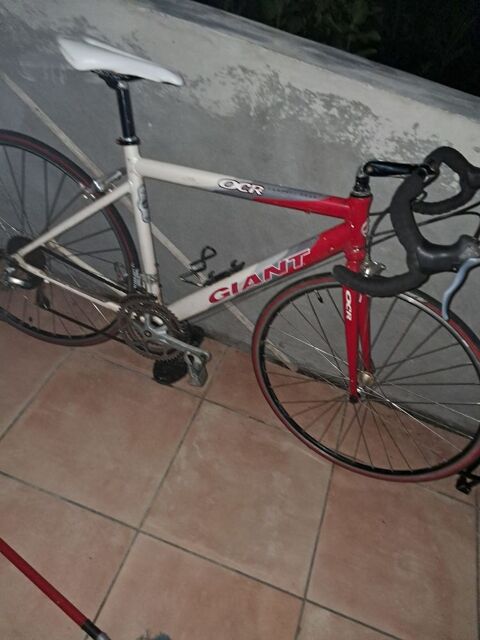 v�lo sur petit bourg � r�cup�rer sur place 350 Petit-Bourg (97)