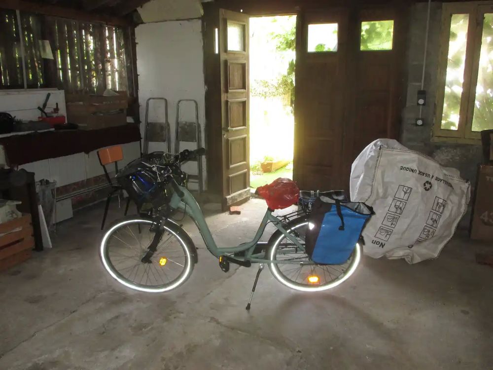 V&eacute;lo tout chemin - 
t&eacute;l: 0613733109 (Laura S.) 
Vélos
