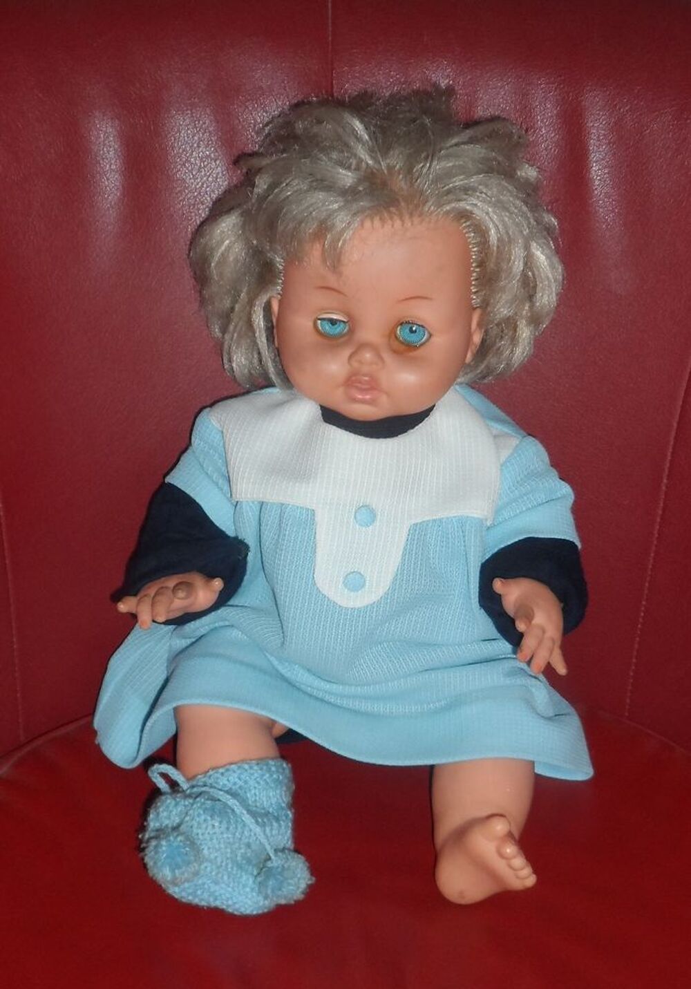Poup&eacute;e Bella 50 cm habill&eacute;e avec robe bleue - ferme les yeux Jeux / jouets