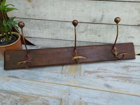 Ancien Porte Manteau Bois Trois Pat�res M�tal
45 Loches (37)