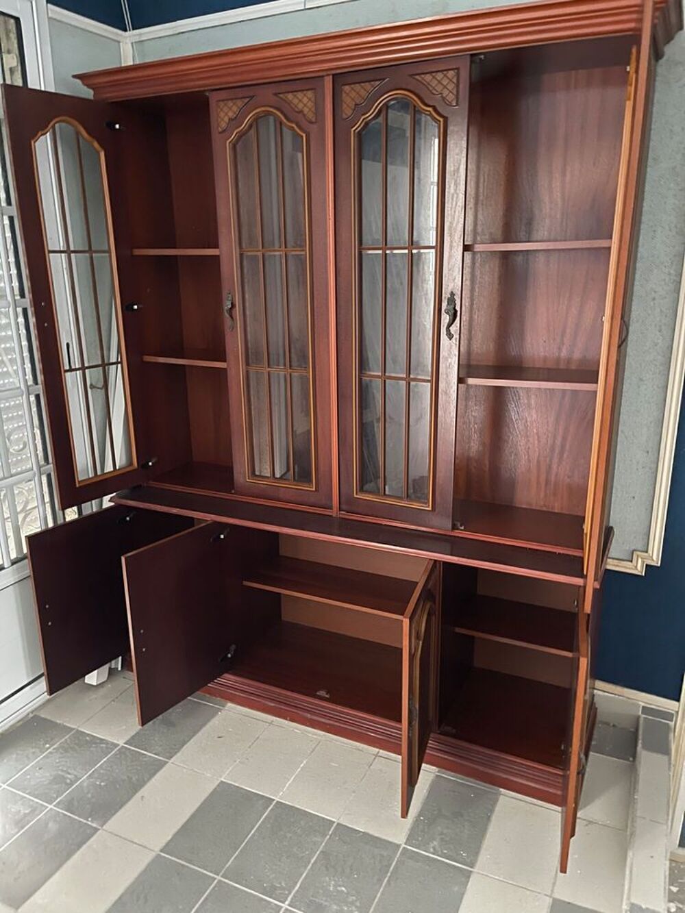 Grand vaisselier vitrine 2 corps bois fonc&eacute; style classique Meubles