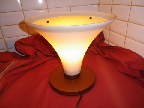 Lampe de bureau tulipe art déco en opaline ou verre 120 Fontenay-le-Fleury (78)