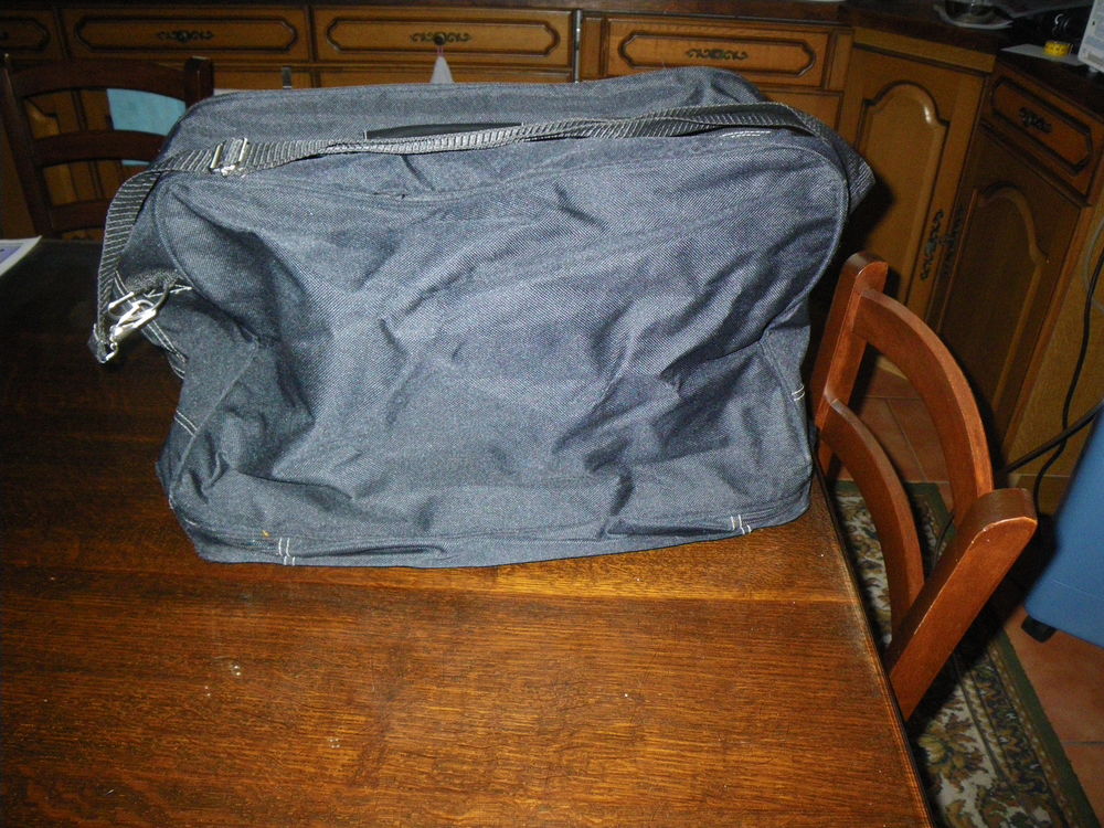 Grand Sac Noir de Voyage Laura Merosi Maroquinerie