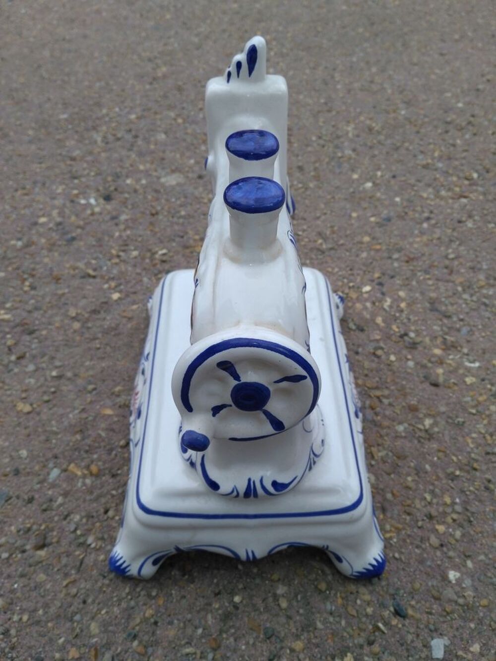 Petite machine &agrave; coudre en fa&iuml;ence Décoration