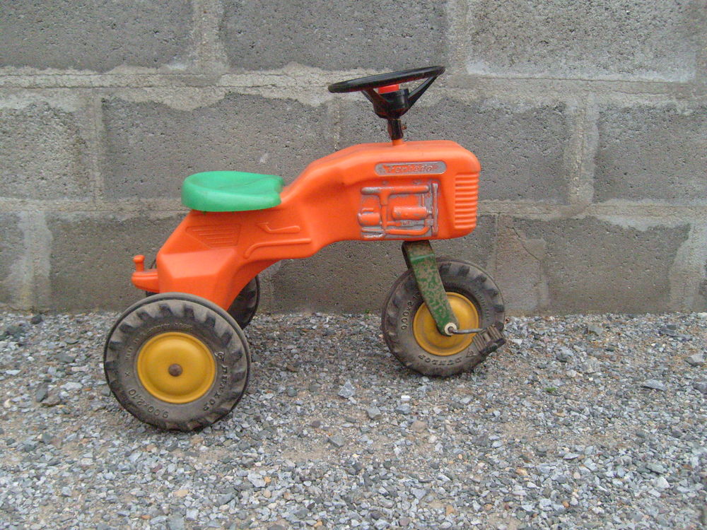 Tracteur enfant ancien Jeux / jouets