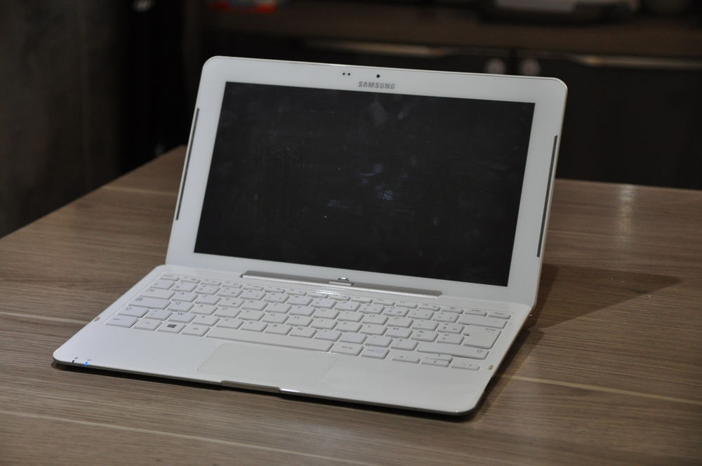 Tablette Samsung XE500T1C de 11,6 pouces Tlphones et tablettes