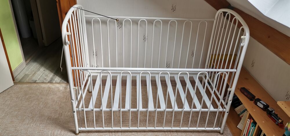 Petit lit en acier Mobilier enfants