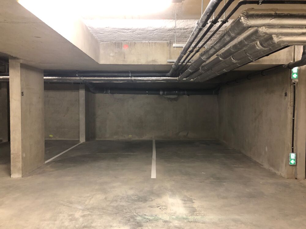 Location Parking/Garage Parking sécurisé en sous-sol résidence récente Bron Lyon 8e Lyon 8