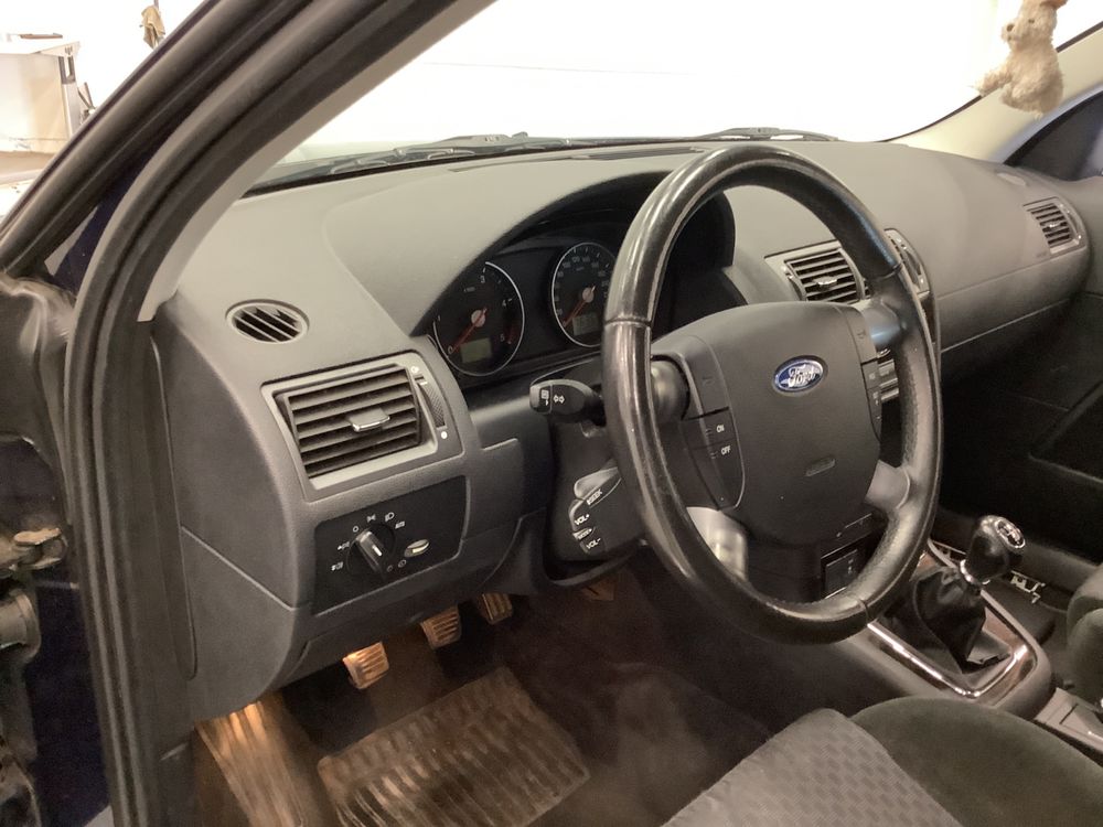 Mondeo Clipper 2.0 TDCi - 115 Ambiente Pack DPF 2006 occasion 44320 Saint-P&egrave;re-en-Retz