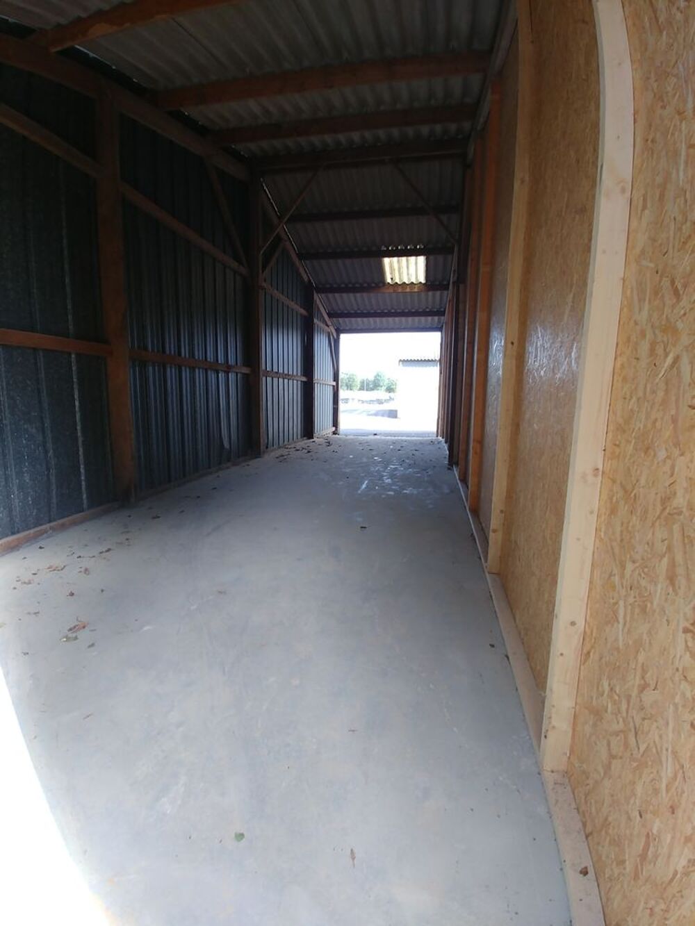 Location Parking/Garage Grand garage btonn, alle bitume Bde