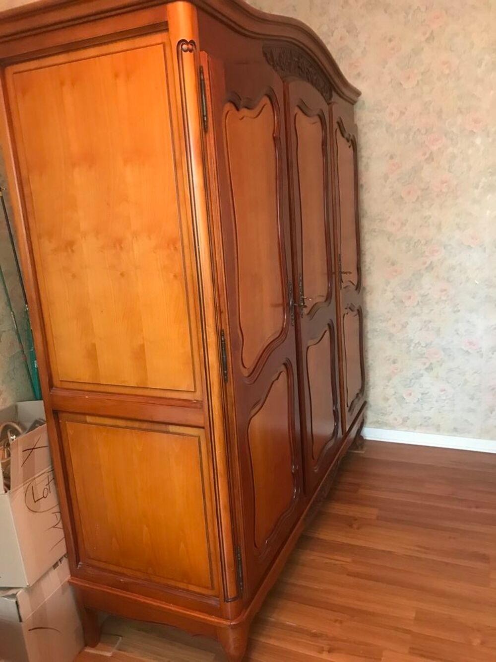 ARMOIRE en MERISIER Meubles