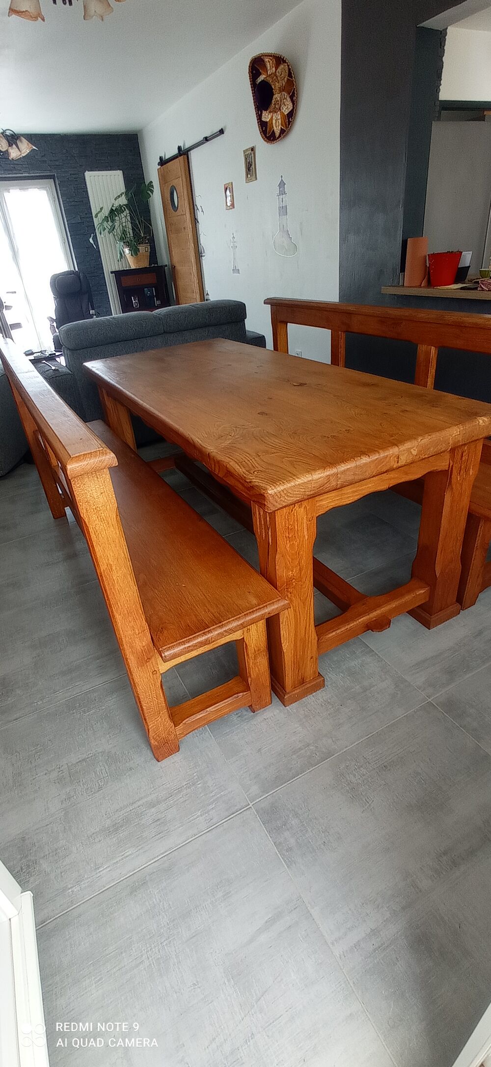 Table et bancs en bois massif Meubles