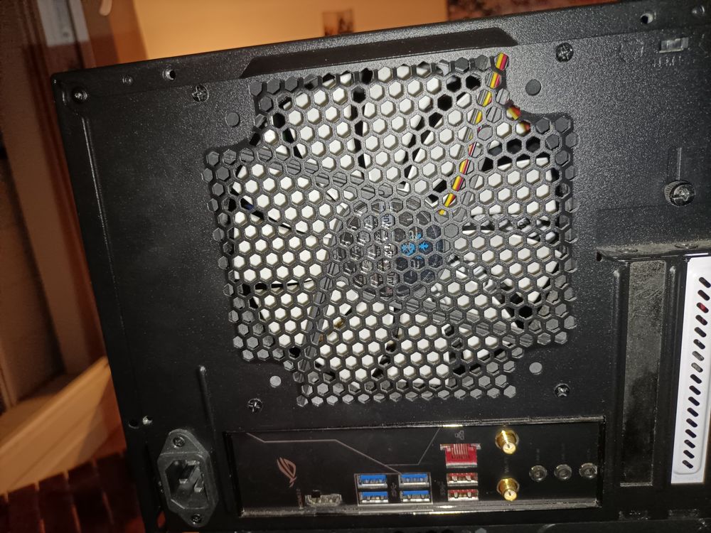 Ordinateur (Ex Serveur) [ AMD Ryzen 5 Radeon RX Vega.ROG.32 Matériel informatique