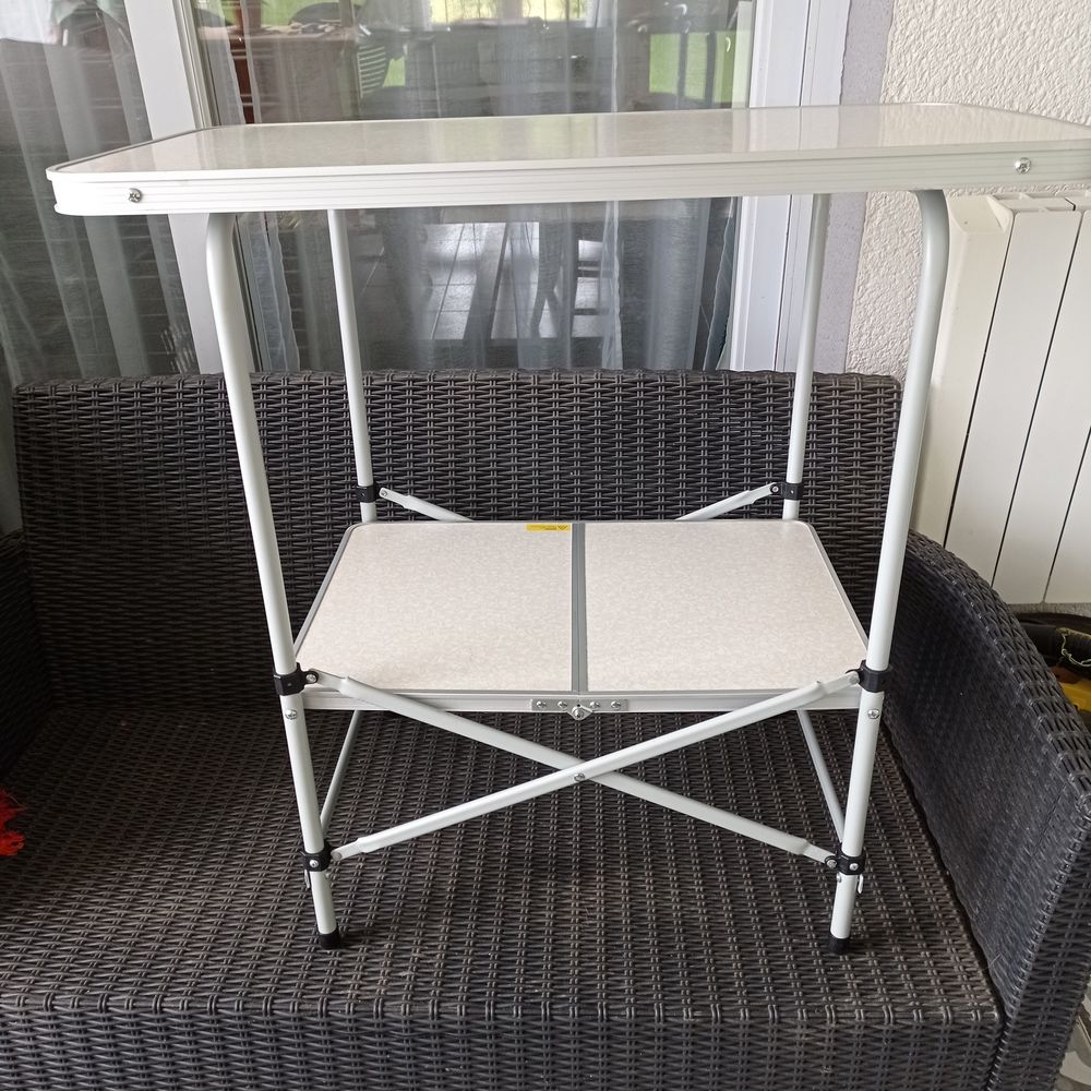 Meuble camping compact Meubles