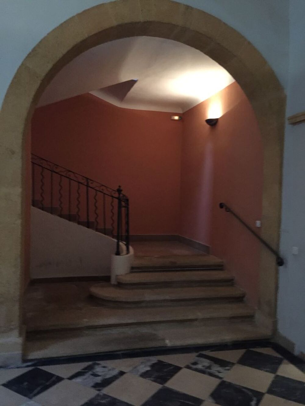 Location Appartement À LOUÉ APPARTEMENT TYPE 3/4 CV AIX-EN-PROVENCE Aix-en-provence
