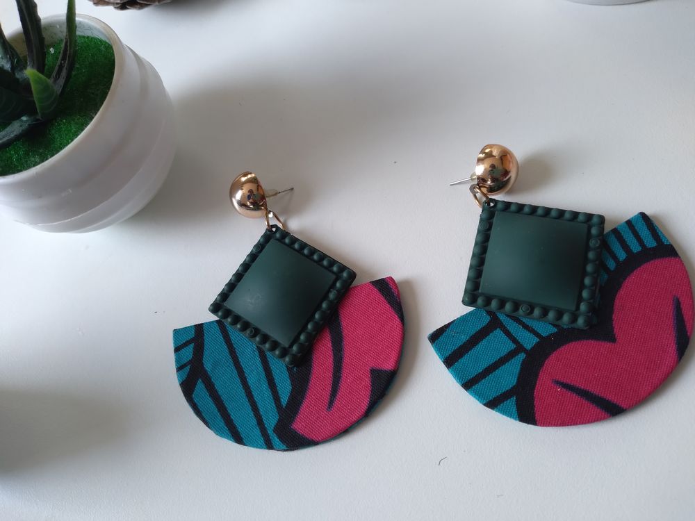Boucles customis&eacute;es Bijoux et montres