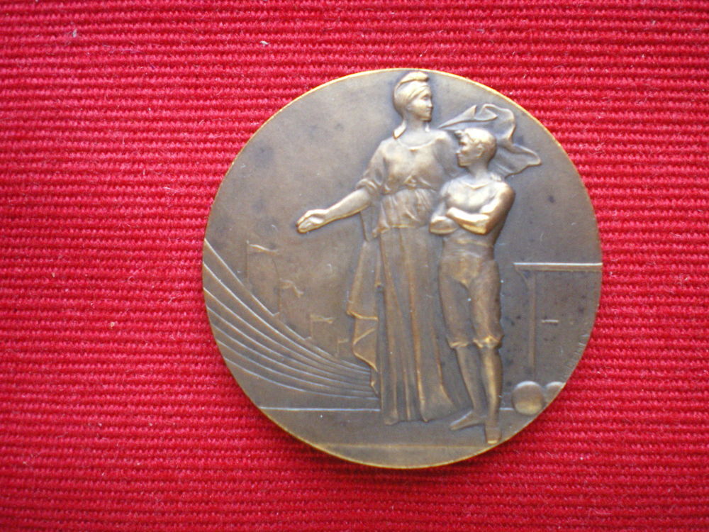 M&eacute;daille du Minist&egrave;re de l'Education Physique. 