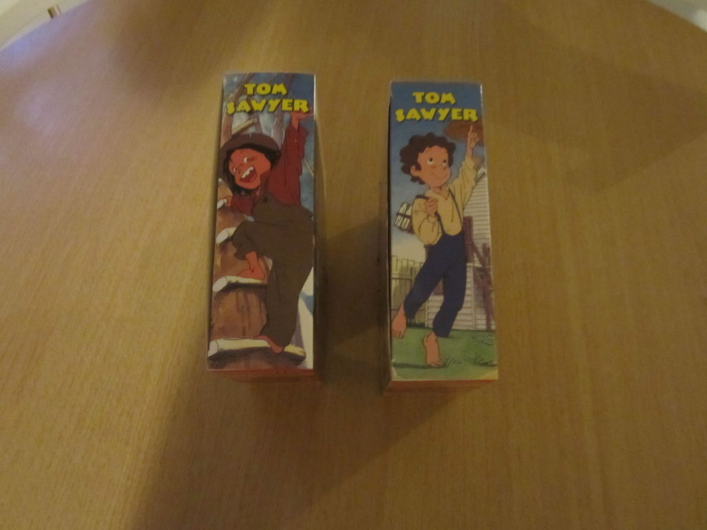 8 DVD de tom Sawyer. Chaque DVD dure 2 h 50 Consoles et jeux vidéos